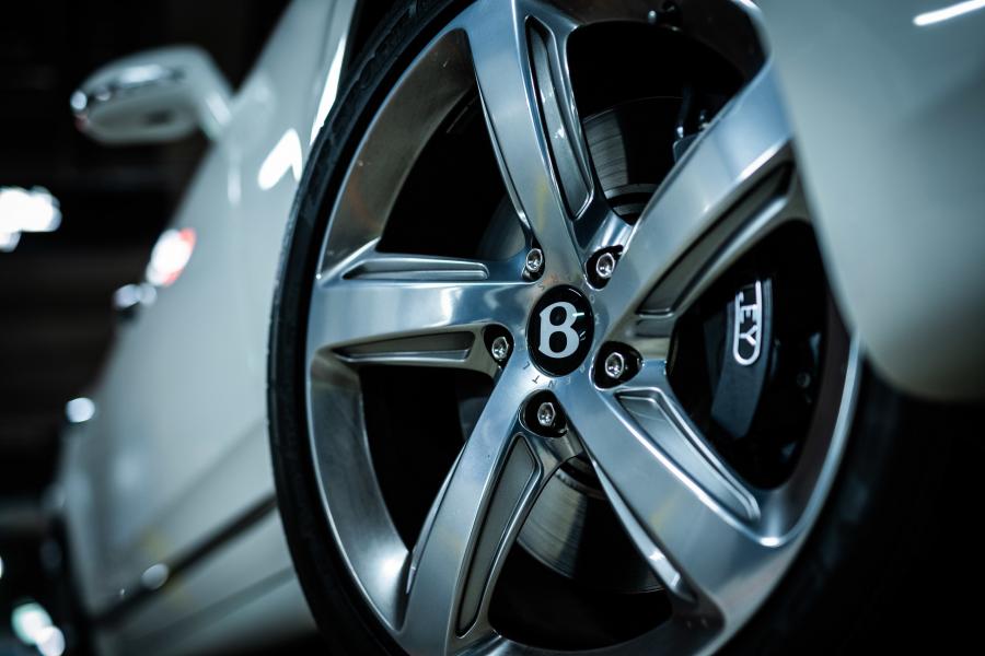Колеса Bentley Mulsanne 2016 года  (JP) (фото 7 из 19)